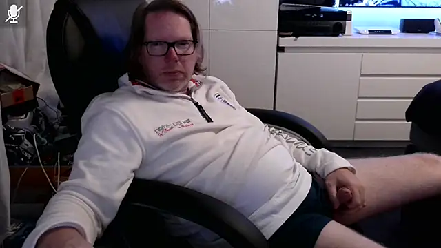 Snapshot of VSteph chatting on 09/25/25, 08:37 VSteph online show from 09/25/25, 08:37