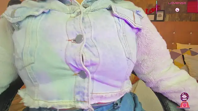 Snapshot of alice__tylor chatting on 02/08/26, 12:25 alice tylor online show from 02/08/26, 12:25