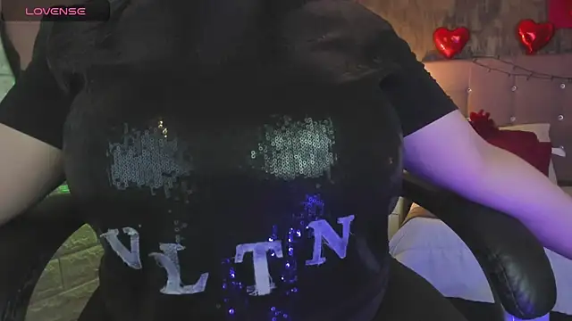 Snapshot of alice__tylor chatting on 02/15/26, 12:37 alice tylor online show from 02/15/26, 12:37