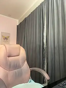 liss black online show from 12/02/25, 04:14