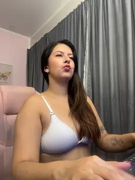 liss black online show from 10/31/25, 03:47