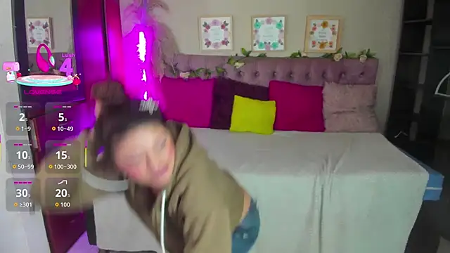 Lia Keen online show from 11/27/25, 07:36