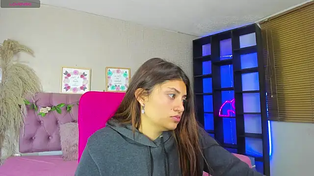 Lia Keen online show from 10/15/25, 08:06