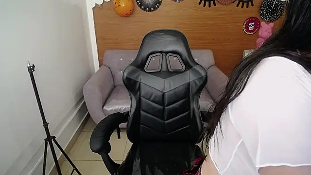 Chinatsu t online show from 10/27/25, 12:50