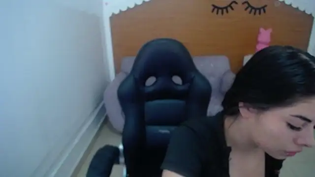 Chinatsu t online show from 11/24/25, 12:38