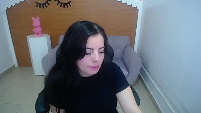 Chinatsu t online show from 11/26/25, 12:49