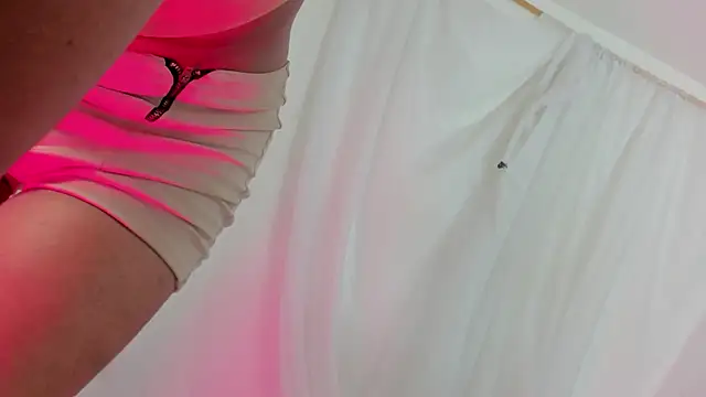 Itsme Daniela online show from 10/21/25, 03:22