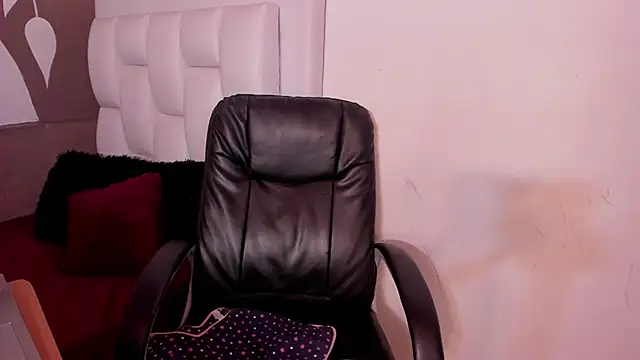 ssofia 25 online show from 10/27/25, 03:07