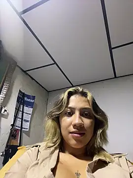 Snapshot of nina_carther chatting on 03/02/25, 12:20 nina carther online show from 03/02/25, 12:20