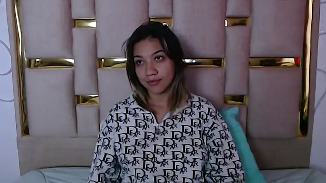 Snapshot of nina_carther chatting on 10/12/25, 11:11 nina carther online show from 10/12/25, 11:11