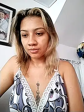Snapshot of nina_carther chatting on 02/26/25, 01:43 nina carther online show from 02/26/25, 01:43