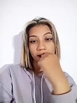Snapshot of nina_carther chatting on 02/23/25, 01:57 nina carther online show from 02/23/25, 01:57