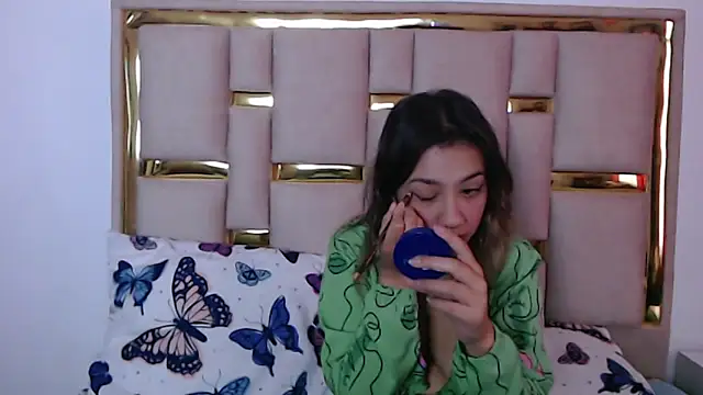 nina carther online show from 11/11/25, 11:16