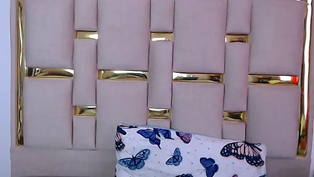 nina carther online show from 11/15/25, 11:14