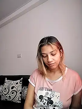 Snapshot of nina_carther chatting on 03/13/25, 12:24 nina carther online show from 03/13/25, 12:24