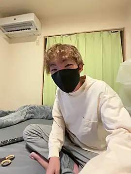 Snapshot of UKI06 chatting on 02/21/26, 03:25 UKI06 online show from 02/21/26, 03:25