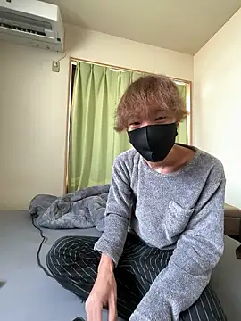 Snapshot of UKI06 chatting on 02/14/26, 04:13 UKI06 online show from 02/14/26, 04:13