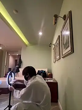 UKI06 online show from 02/04/25, 11:16