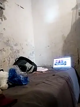 Snapshot of Polygamist chatting on 02/10/26, 05:17 Polygamist online show from 02/10/26, 05:17