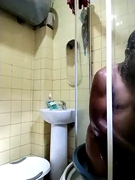 Snapshot of Polygamist chatting on 02/01/26, 12:58 Polygamist online show from 02/01/26, 12:58