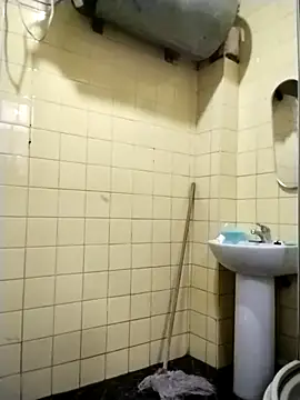 Snapshot of Polygamist chatting on 02/23/26, 05:09 Polygamist online show from 02/23/26, 05:09