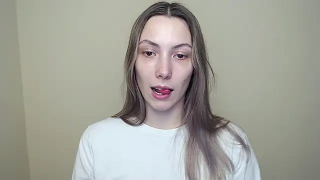 Snapshot of VanessaMay_ chatting on 02/11/26, 04:40 VanessaMay online show from 02/11/26, 04:40