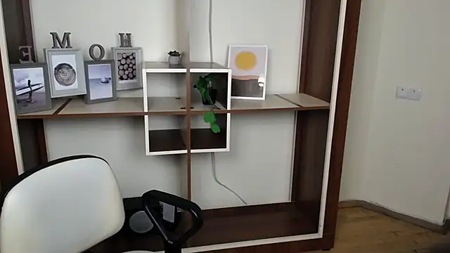 VanessaMay  online show from 03/10/26, 06:23