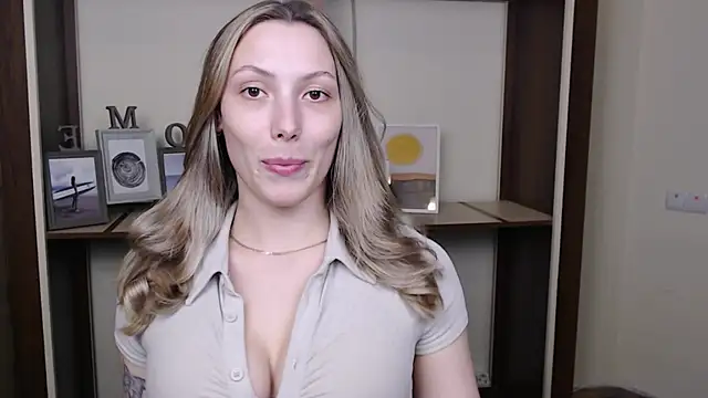 VanessaMay  online show from 04/22/26, 04:47