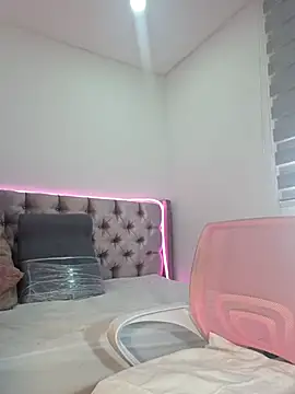 Snapshot of Anal_Luucia chatting on 11/02/25, 12:21 Anal Luucia online show from 11/02/25, 12:21