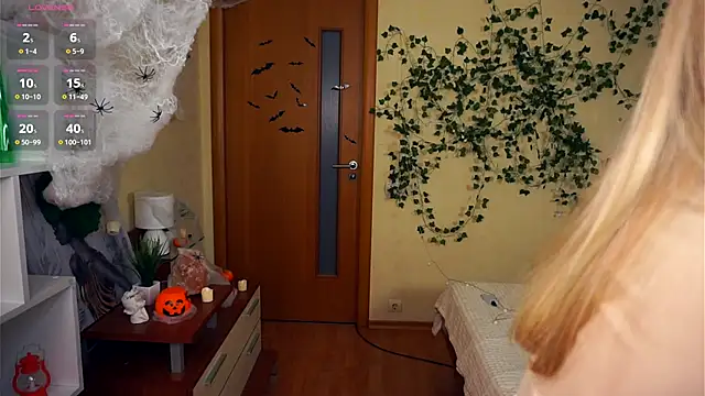 LynetBurby online show from 10/30/25, 07:11