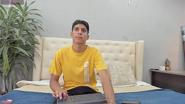 kieran derek online show from 09/27/25, 03:34