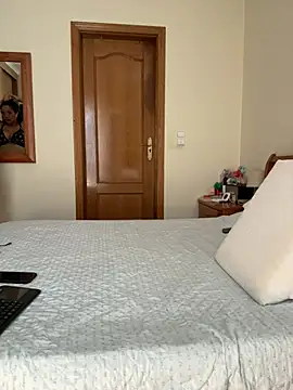 soli-lov online show from 07/17/26, 12:02
