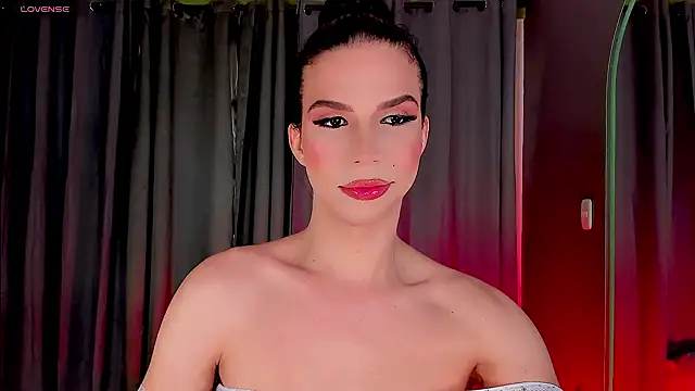 Snapshot of gatitavenecis chatting on 02/02/25, 01:08 gatitavenecis online show from 02/02/25, 01:08