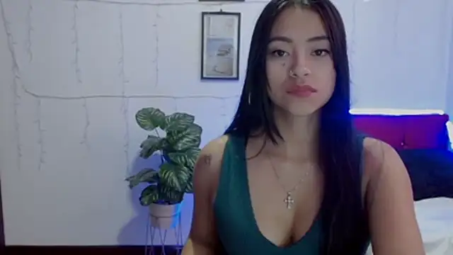 Snapshot of NatalyEscobar_lx chatting on 04/18/26, 03:25 NatalyEscobar lx online show from 04/18/26, 03:25