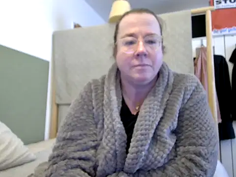 Snapshot of MarthaBriest chatting on 03/05/26, 08:44 MarthaBriest online show from 03/05/26, 08:44