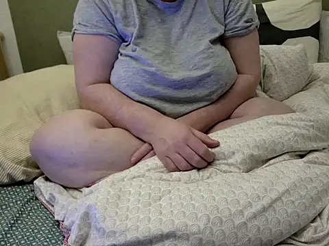 Snapshot of MarthaBriest chatting on 02/18/26, 02:31 MarthaBriest online show from 02/18/26, 02:31