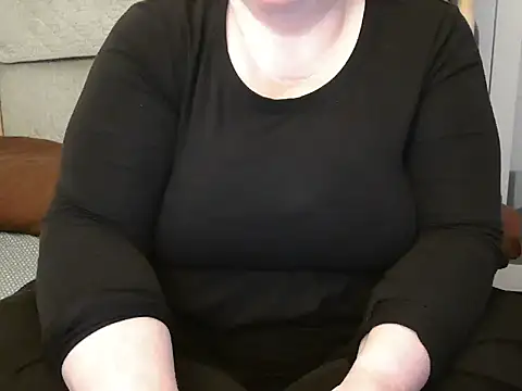Snapshot of MarthaBriest chatting on 03/03/25, 06:31 MarthaBriest online show from 03/03/25, 06:31