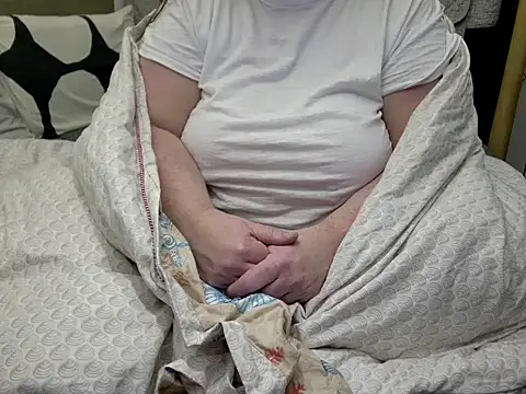 Snapshot of MarthaBriest chatting on 02/13/26, 04:12 MarthaBriest online show from 02/13/26, 04:12