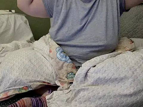 Snapshot of MarthaBriest chatting on 12/04/25, 03:49 MarthaBriest online show from 12/04/25, 03:49