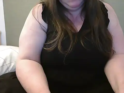 Snapshot of MarthaBriest chatting on 02/18/25, 02:27 MarthaBriest online show from 02/18/25, 02:27