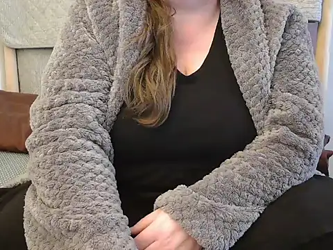 Snapshot of MarthaBriest chatting on 03/19/25, 07:29 MarthaBriest online show from 03/19/25, 07:29