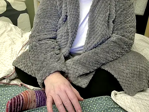 Snapshot of MarthaBriest chatting on 12/22/25, 03:06 MarthaBriest online show from 12/22/25, 03:06