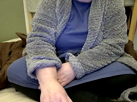 Snapshot of MarthaBriest chatting on 03/22/26, 05:32 MarthaBriest online show from 03/22/26, 05:32