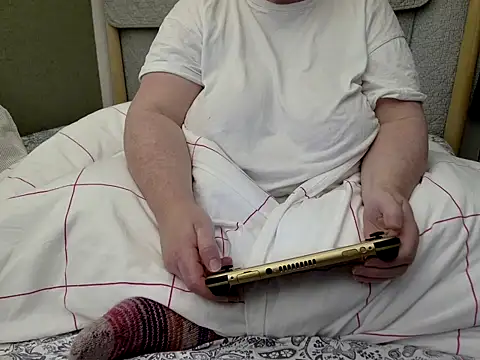 Snapshot of MarthaBriest chatting on 11/21/25, 03:27 MarthaBriest online show from 11/21/25, 03:27