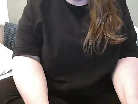 Snapshot of MarthaBriest chatting on 02/19/25, 09:17 MarthaBriest online show from 02/19/25, 09:17