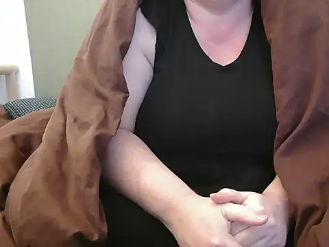 Snapshot of MarthaBriest chatting on 03/19/25, 11:06 MarthaBriest online show from 03/19/25, 11:06