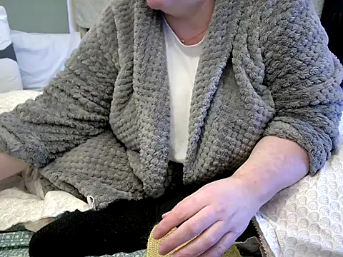 Snapshot of MarthaBriest chatting on 02/15/26, 07:51 MarthaBriest online show from 02/15/26, 07:51