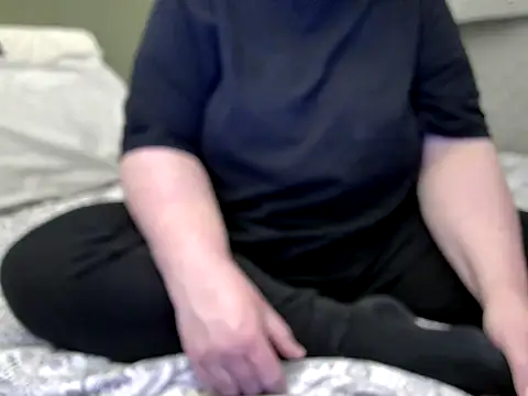 Snapshot of MarthaBriest chatting on 05/10/26, 03:32 MarthaBriest online show from 05/10/26, 03:32