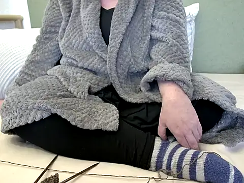 Snapshot of MarthaBriest chatting on 04/11/26, 01:48 MarthaBriest online show from 04/11/26, 01:48