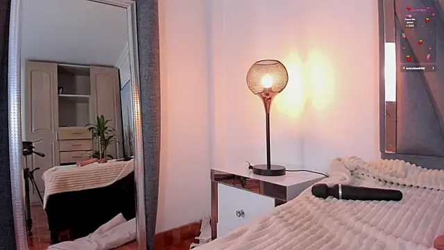 megansky18 online show from 02/19/25, 11:04